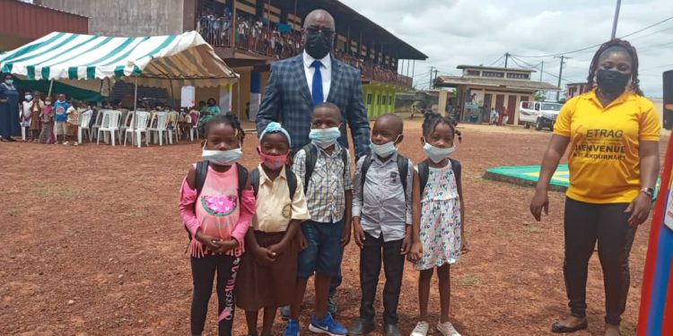 (Gabon) Setrag offre 1164 kits scolaires aux enfants démunis d’Akournam 1