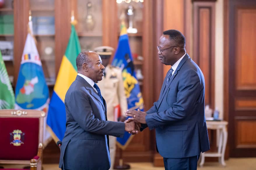 Gabon: prestation de serment du ministre délégué au Transport