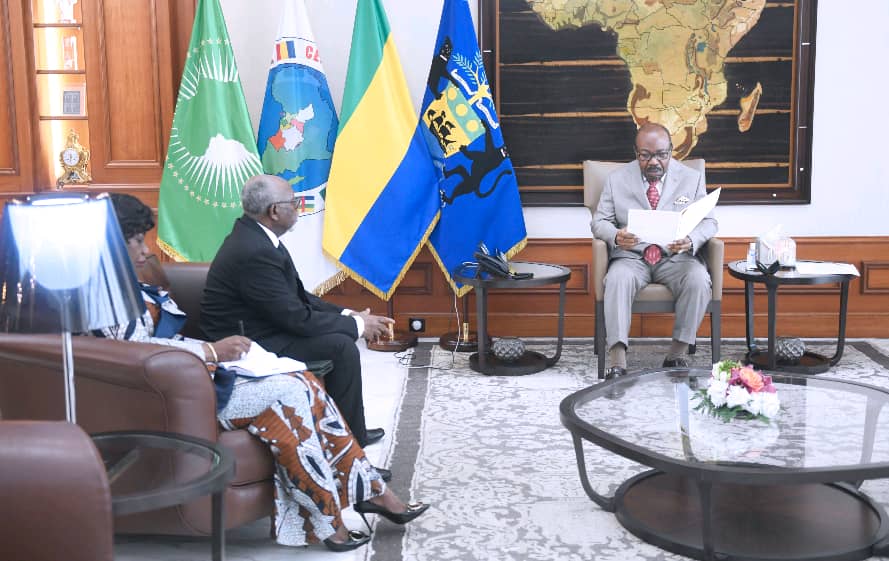 Paul Biya invite son homologue gabonais Ali Bongo à prendre part au Sommet Ordinaire des Chefs d’Etat de la CEMAC