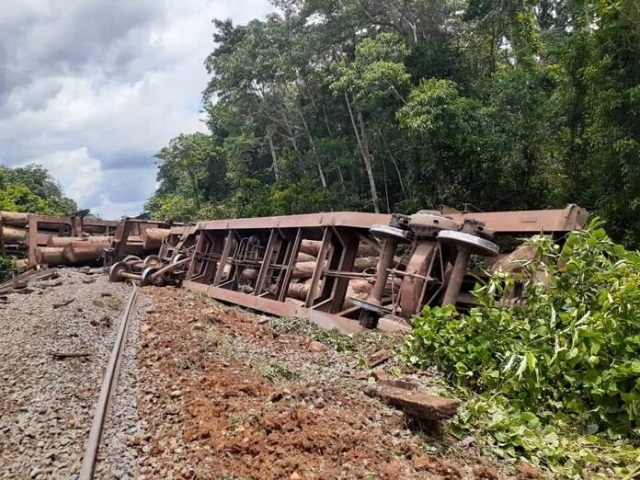 Suspension temporaire du trafic ferroviaire : Setrag réagit au déraillement du train minéralier n°2610